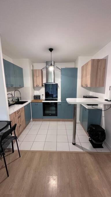 Appartement A Fleury-Merogis Proche De Paris Exterior foto